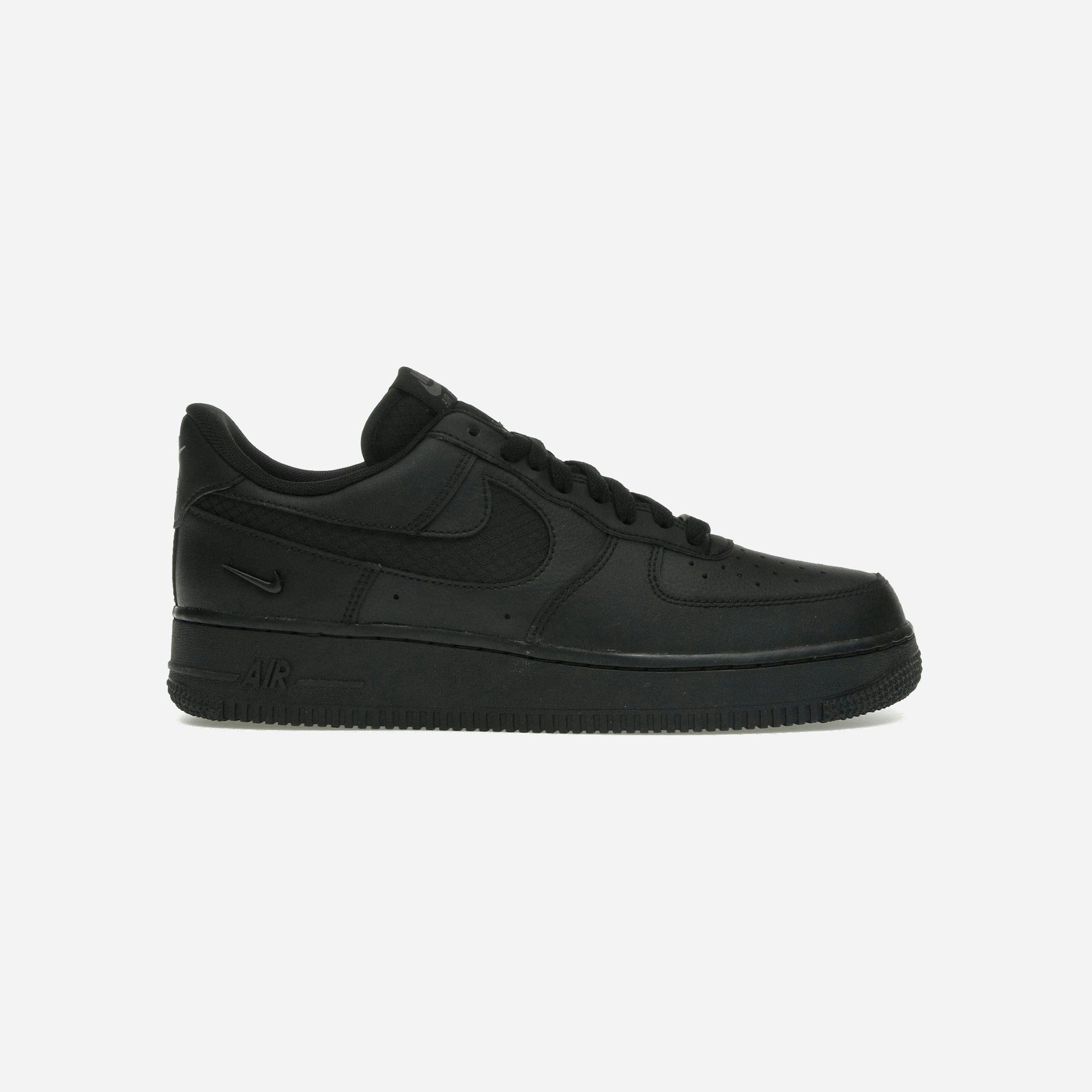 Nike Air Force 1 Low SE Triple Black Ripstop