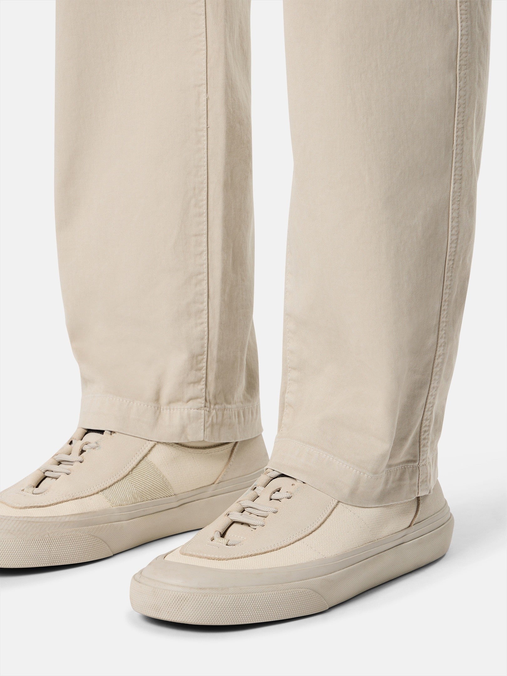 Stone Island Regular-Fit Chino Trousers with Multiple Pockets 3100030