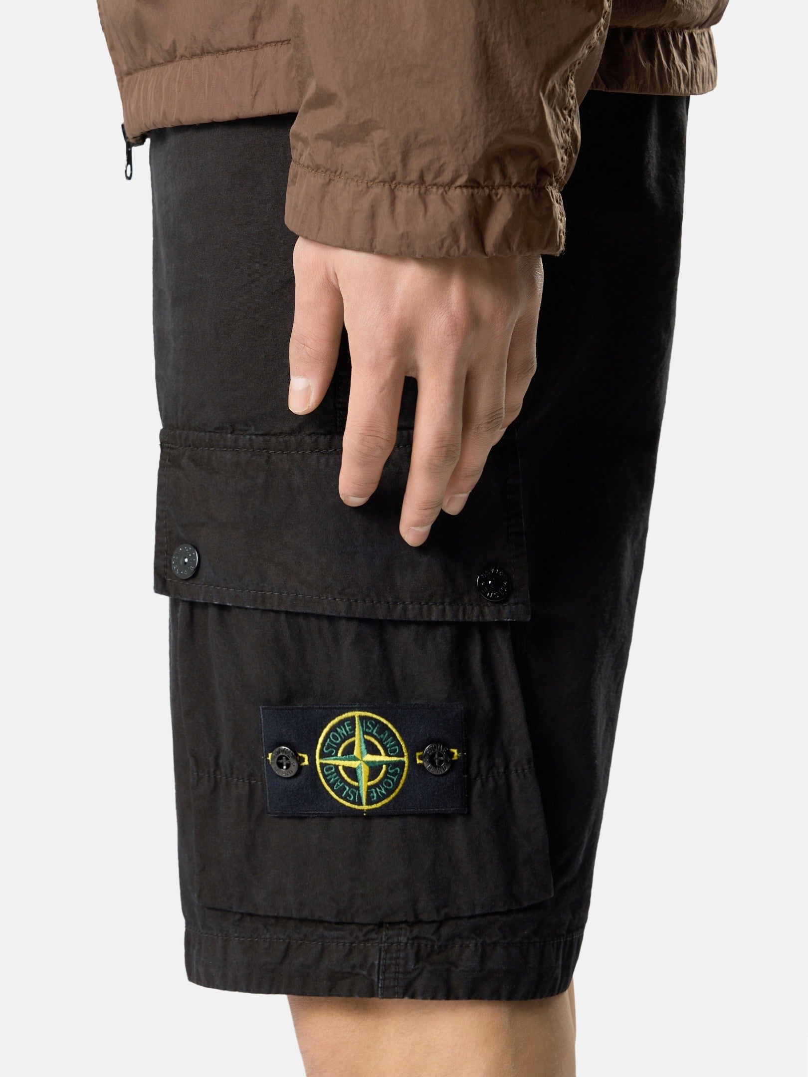 Stone Island Slim-Fit Cargo Shorts with Zip Pockets L100019