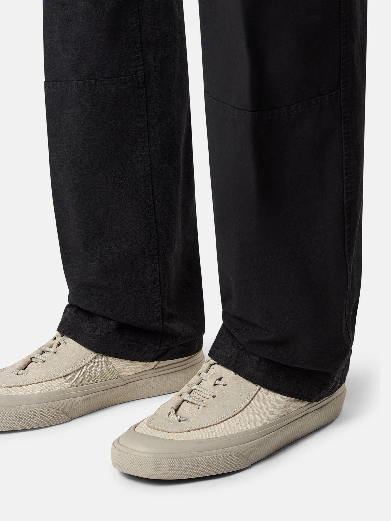 Stone Island Loose-Fit Cargo Trousers with Zip and Snap Pockets 3100015