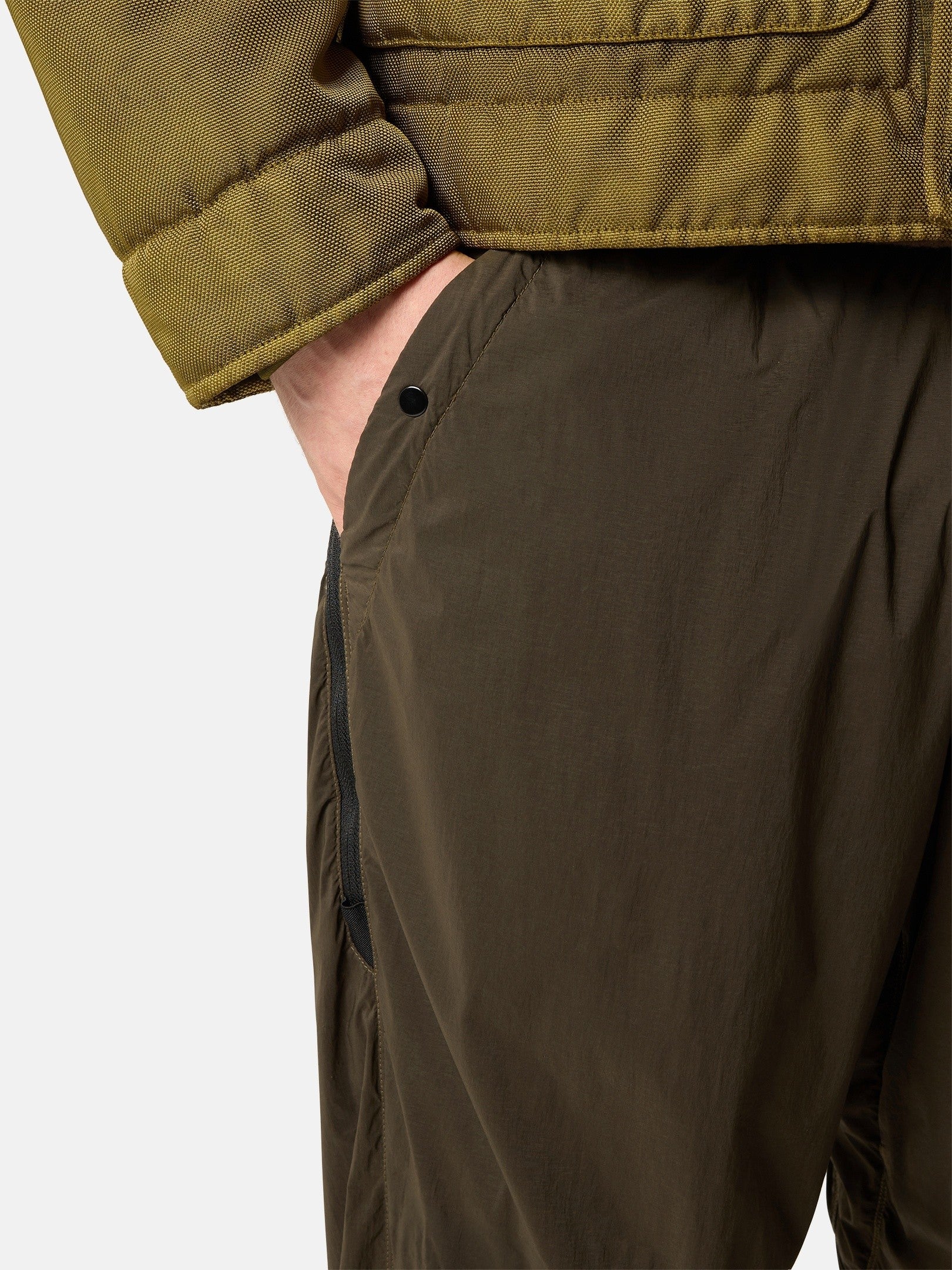 Stone Island Loose-Fit Trousers with Dual Zip Back Pockets 3100017