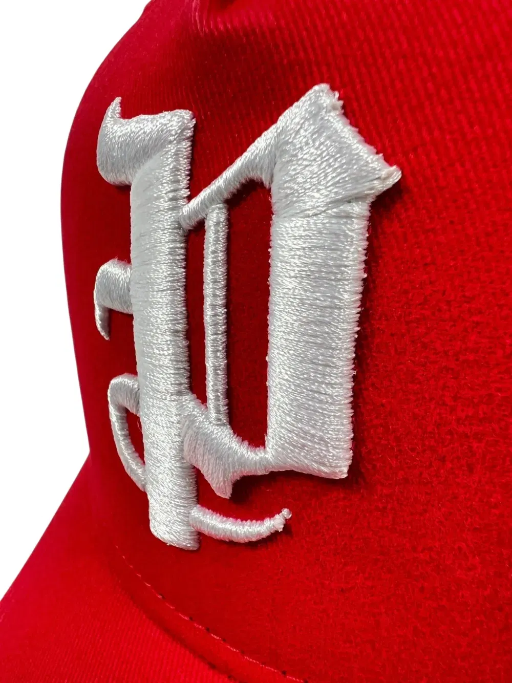 logo-embroidered trucker cap