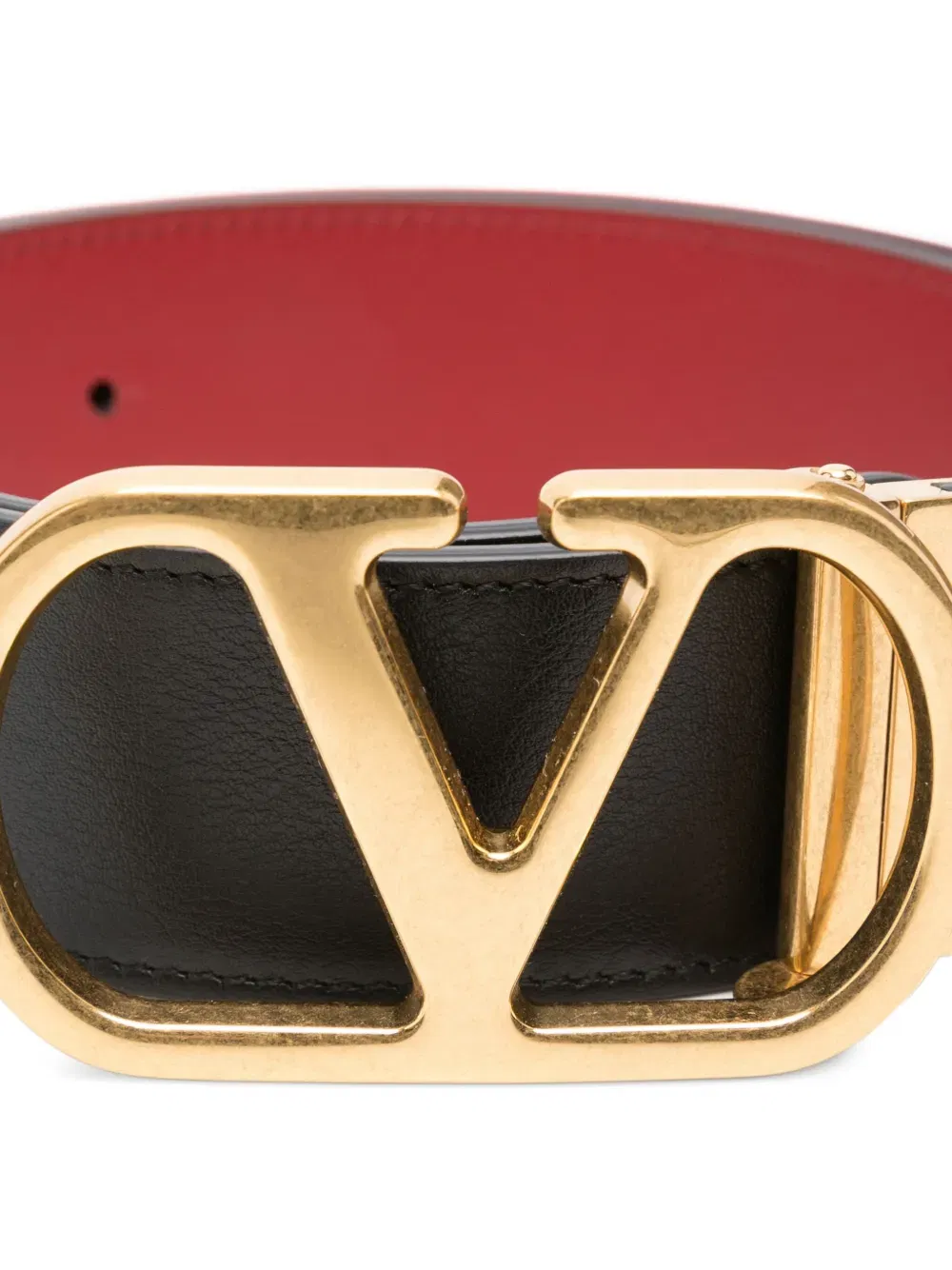 VLogo leather belt