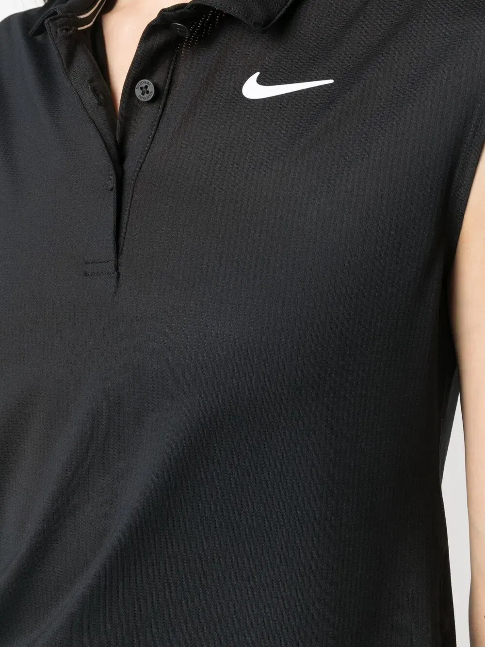 logo-detail polo top