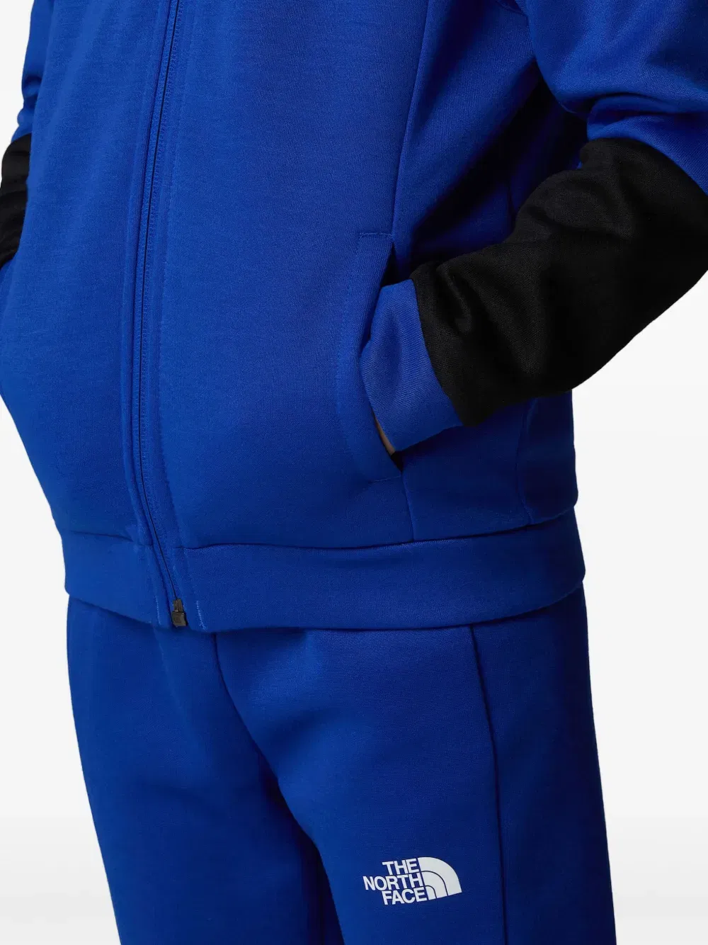 logo tracksuit
