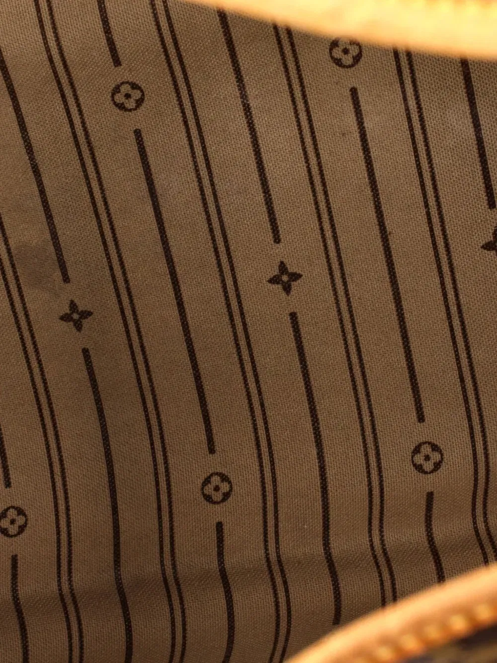 Delightful Handbag Monogram Canvas MM hobo bag
