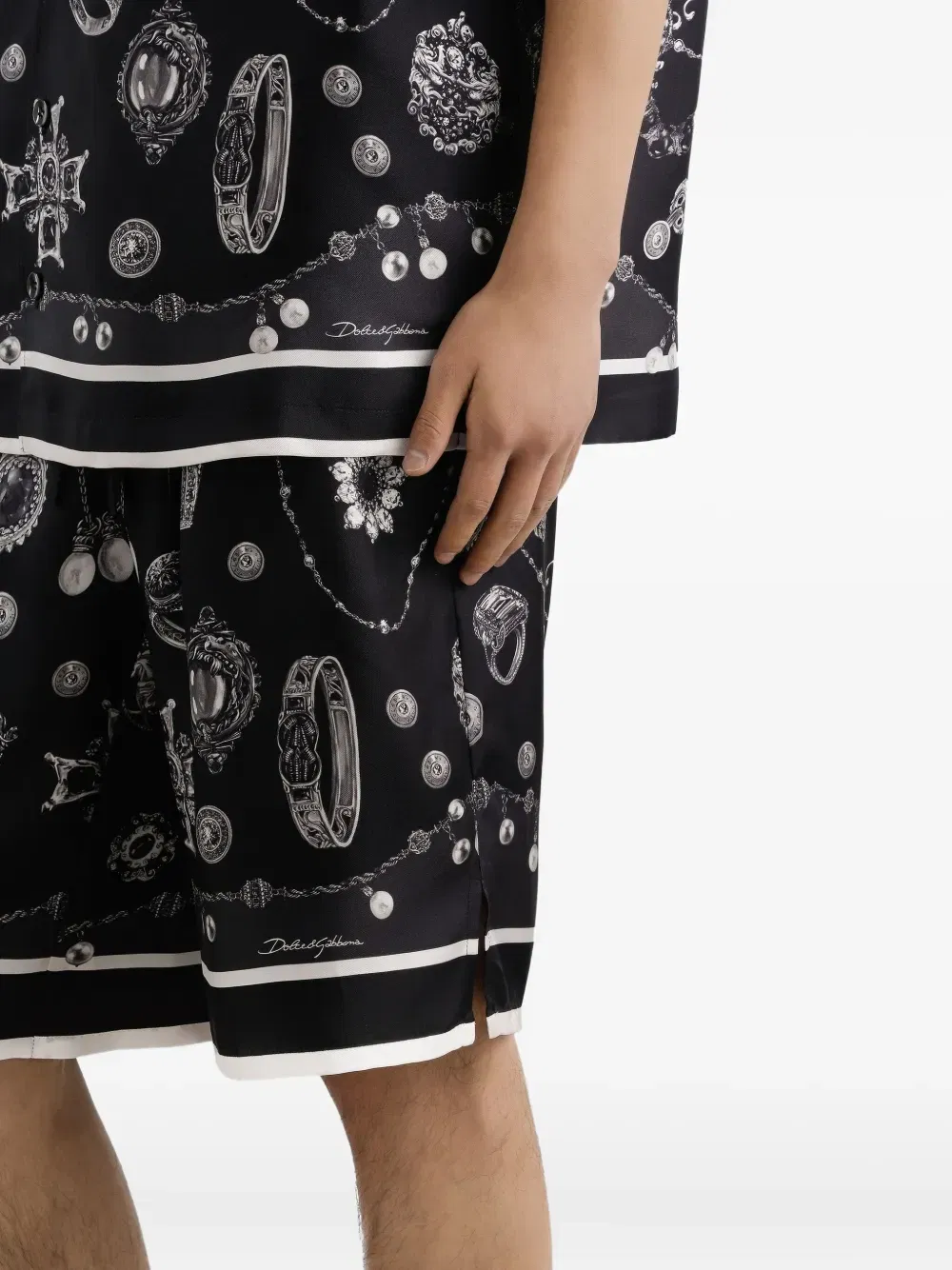 jewellery-print drawstring shorts