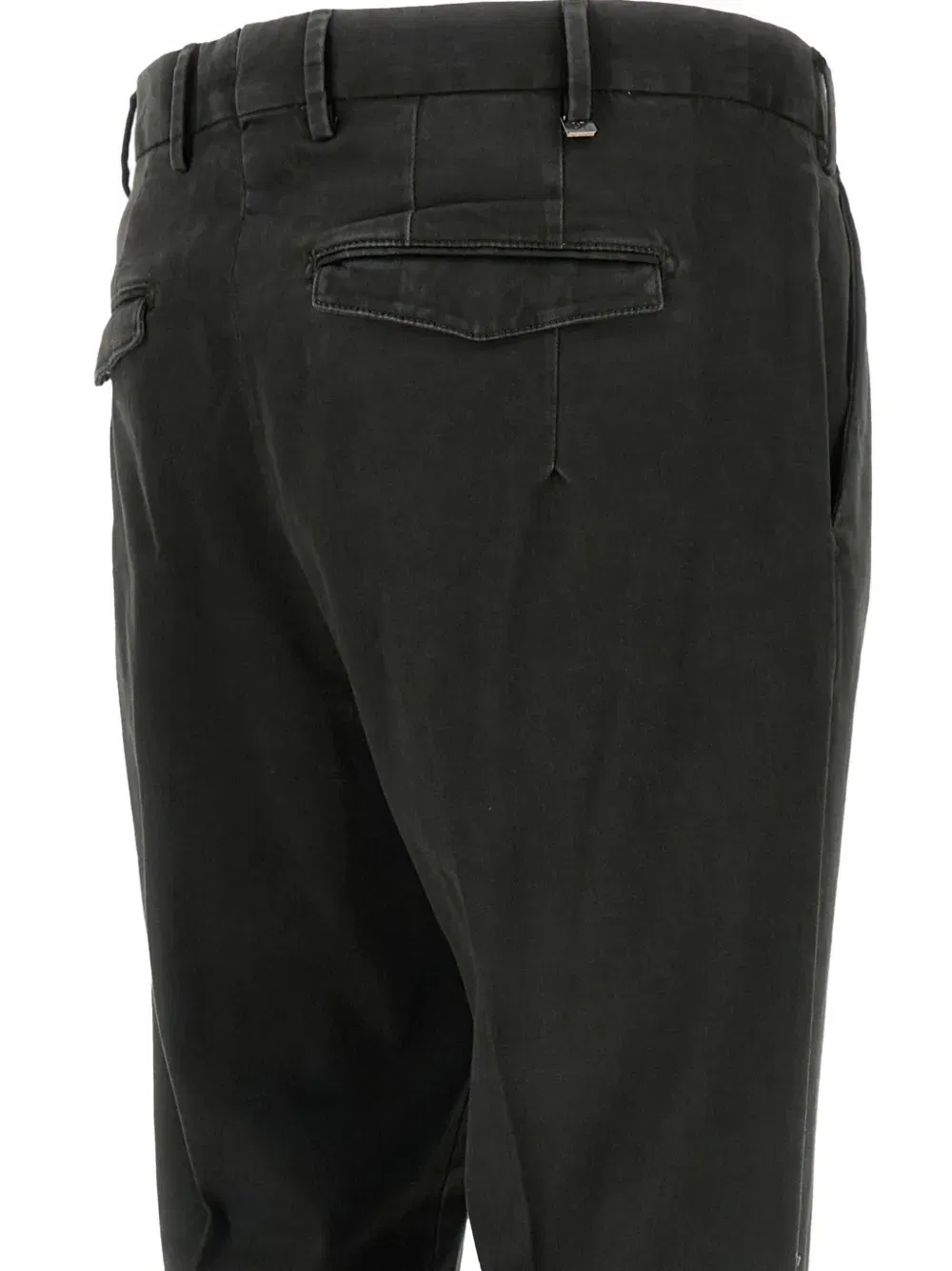 pleated pants