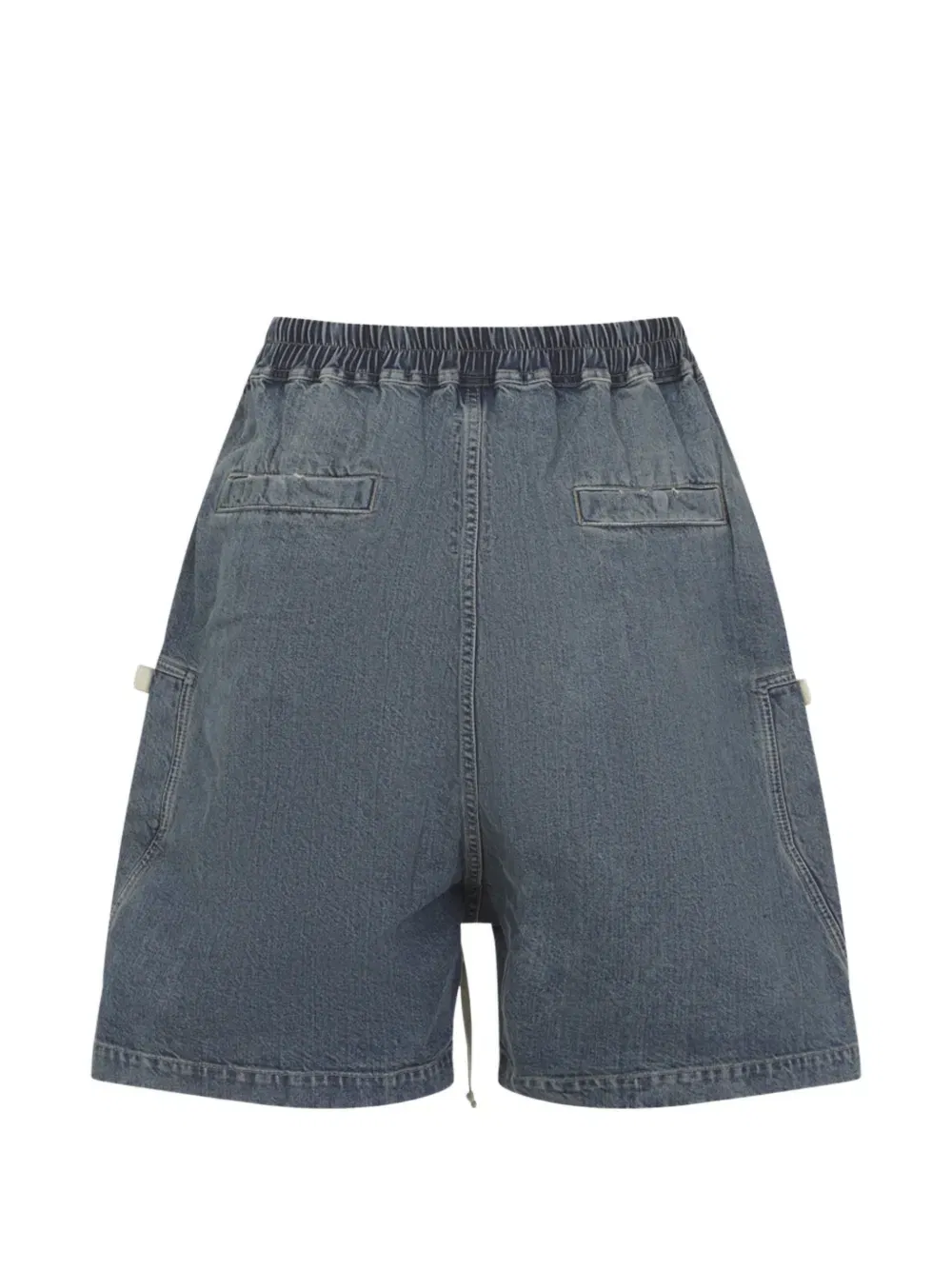 zip-fastening pocket shorts