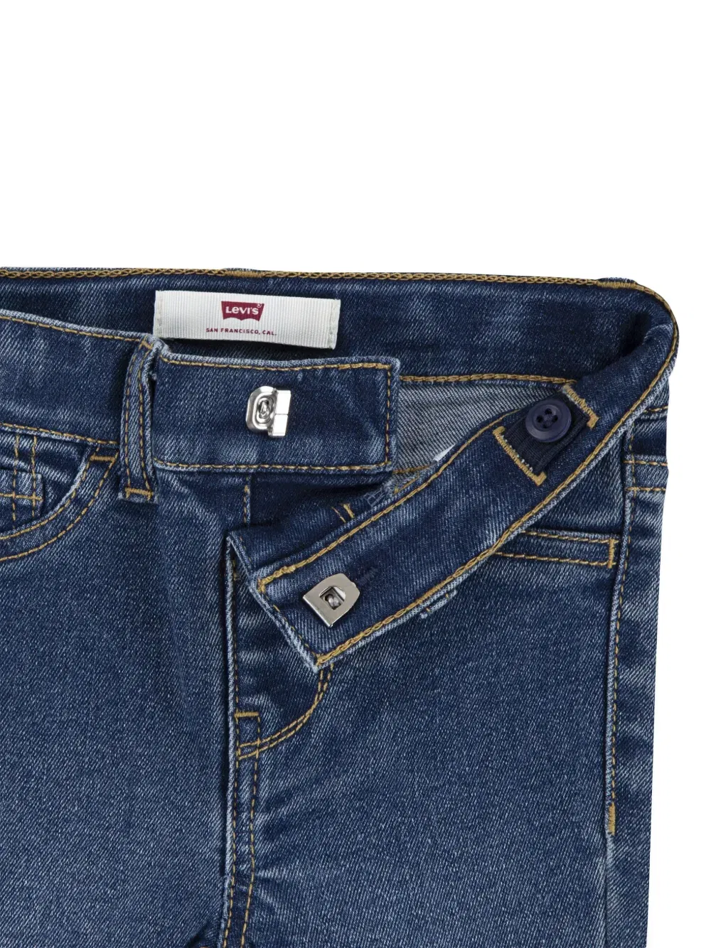 logo-details buttoned trousers set