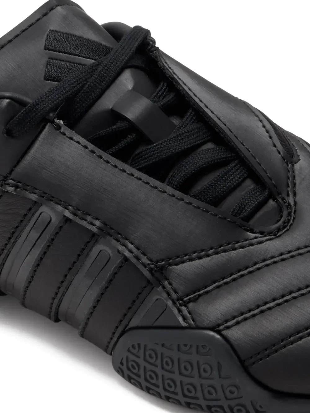 Taekwondo Mei Elite striped panelled sneakers