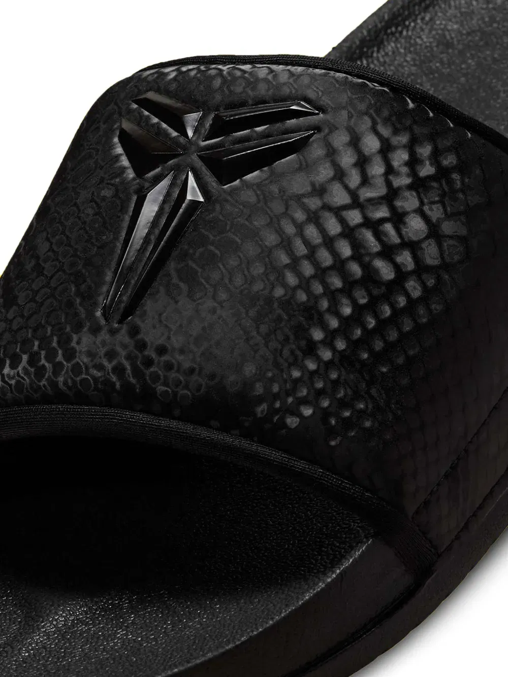 Kobe Offcourt Black slides