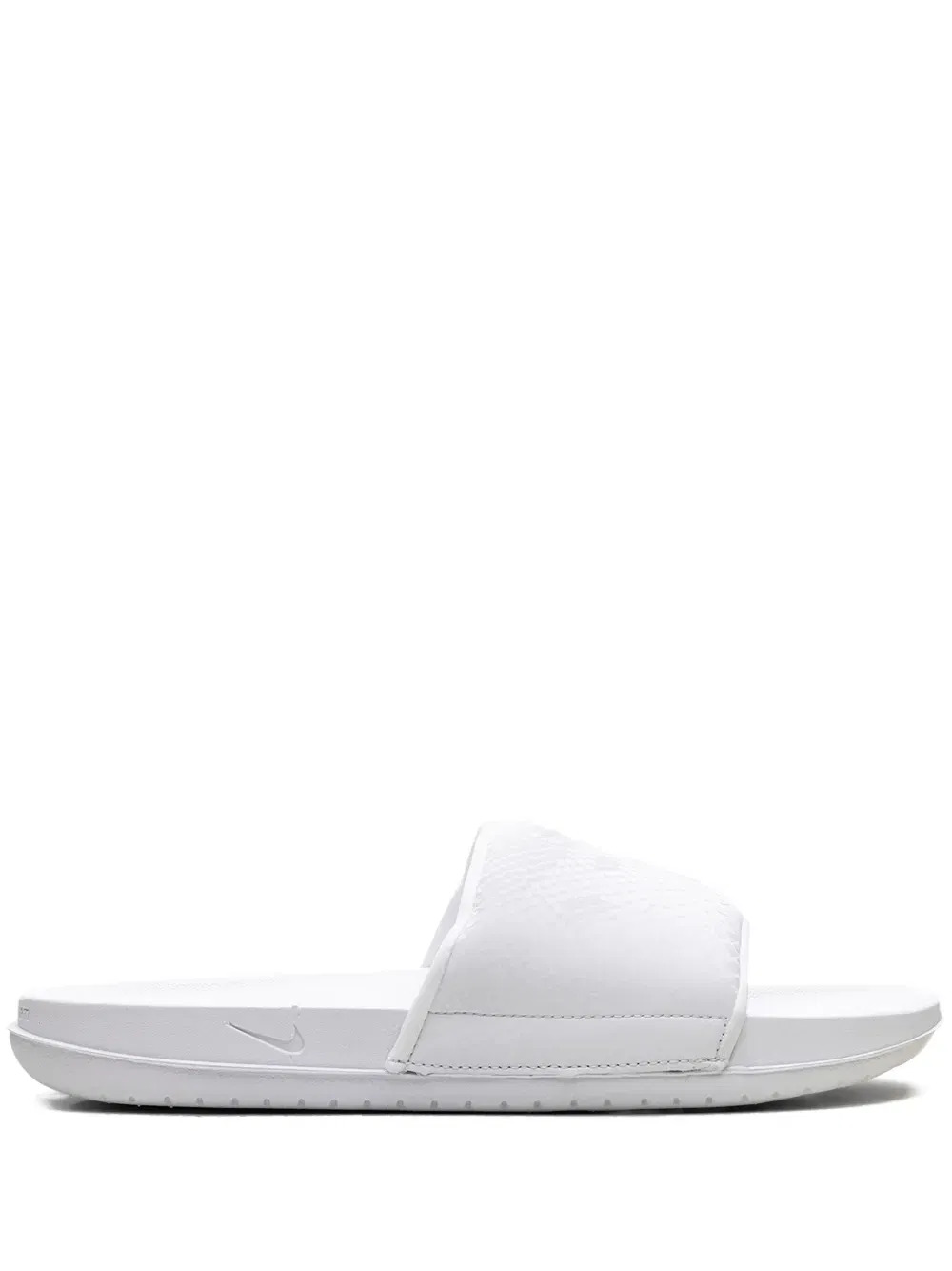 Kobe Offcourt Triple White slides