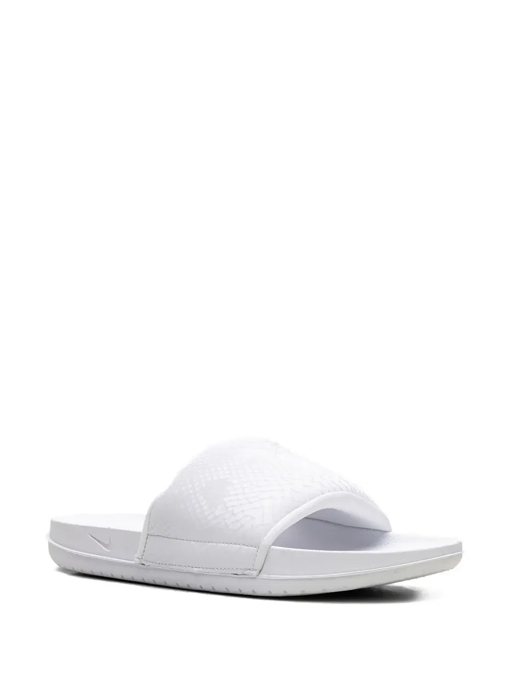 Kobe Offcourt Triple White slides