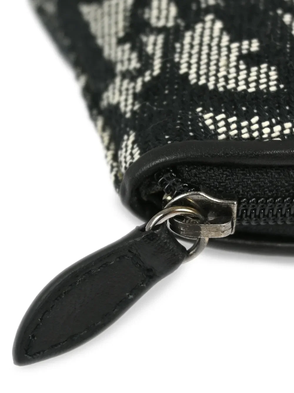 2003 Trotter makeup bag