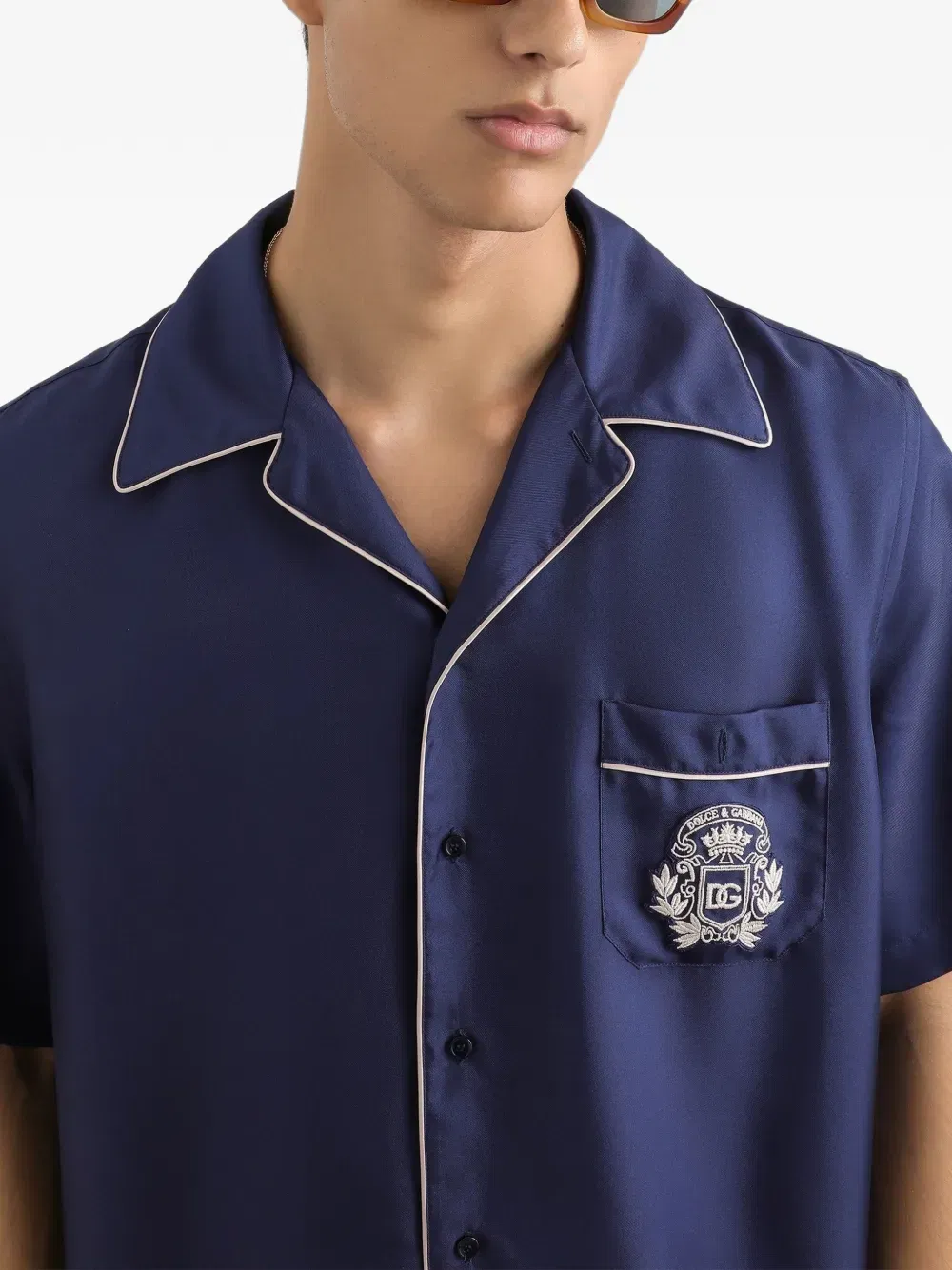 Hawaii piping-embroidered shirt