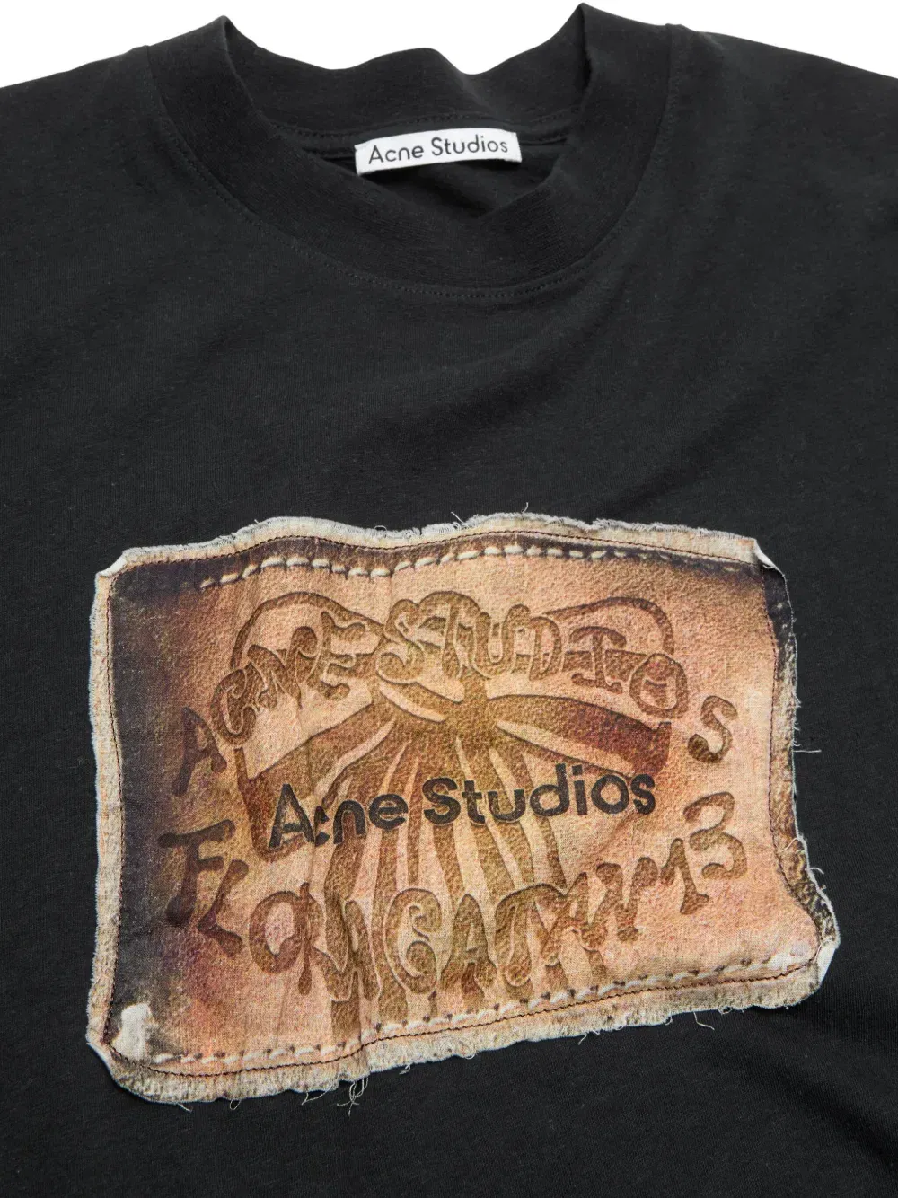 graphic-detail organic-cotton T-Shirt