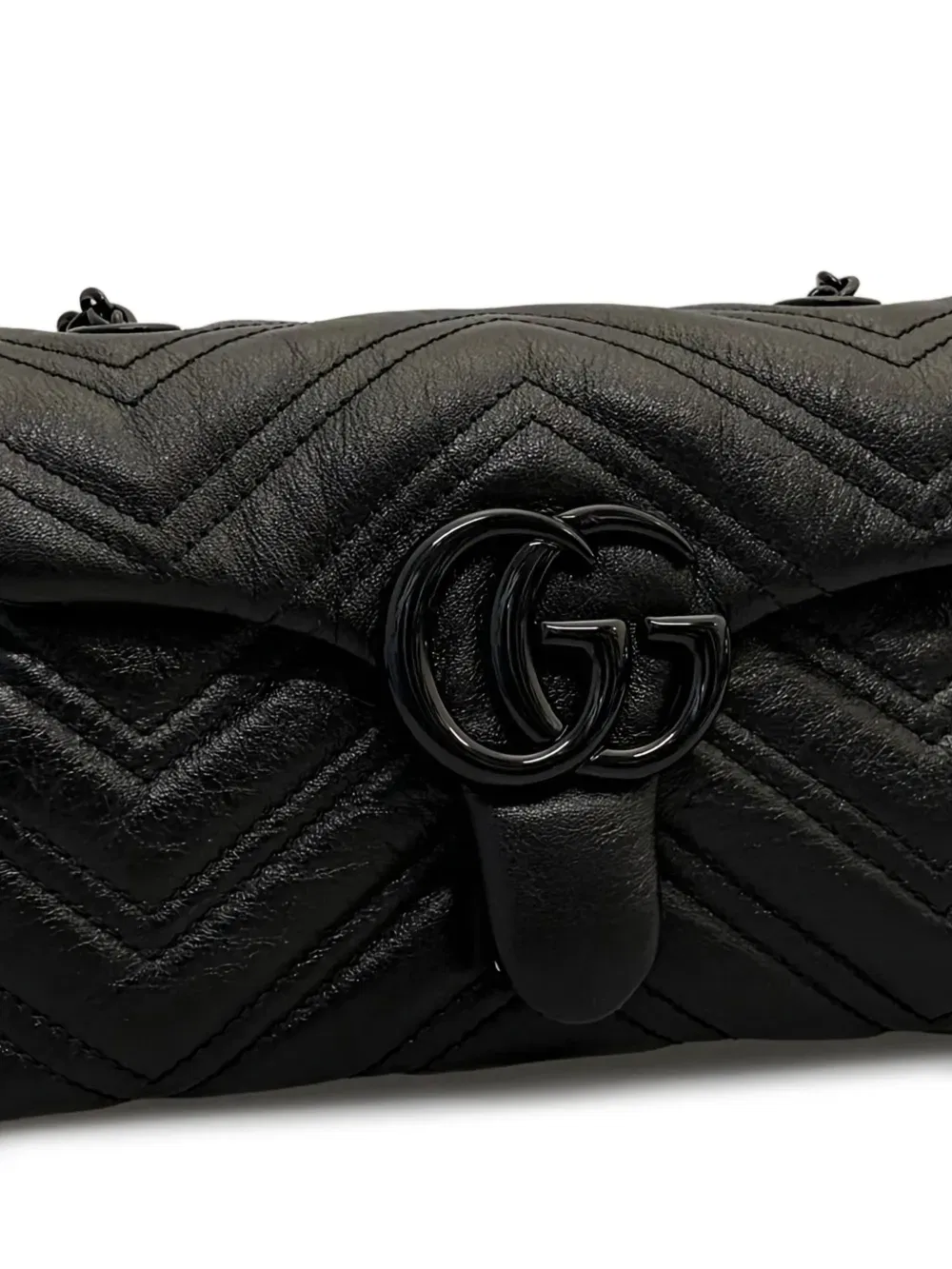 chevron-quilted chain-strap shoulder bag