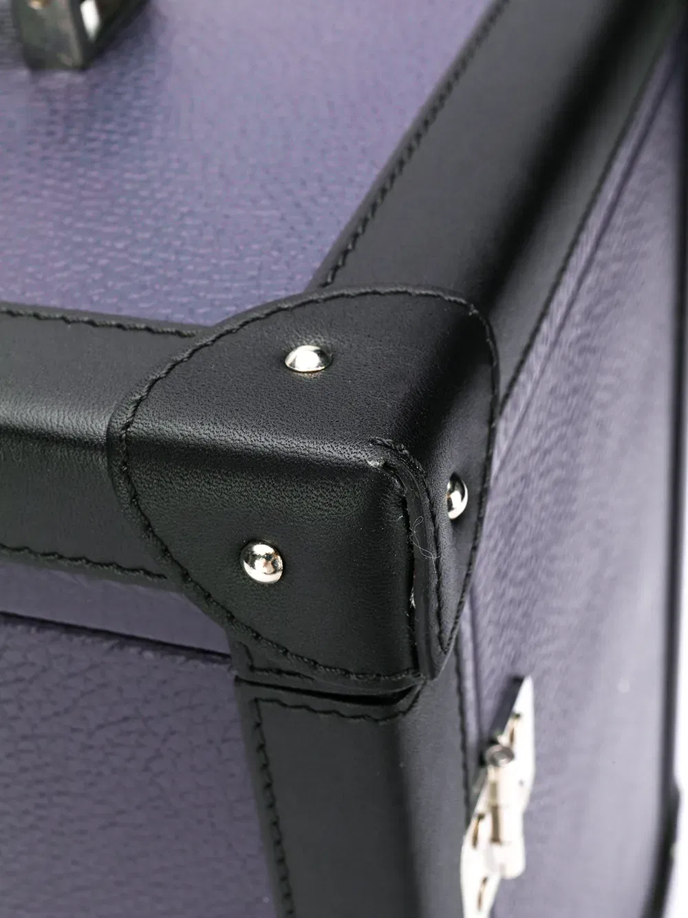 Deluxe accessory trunk