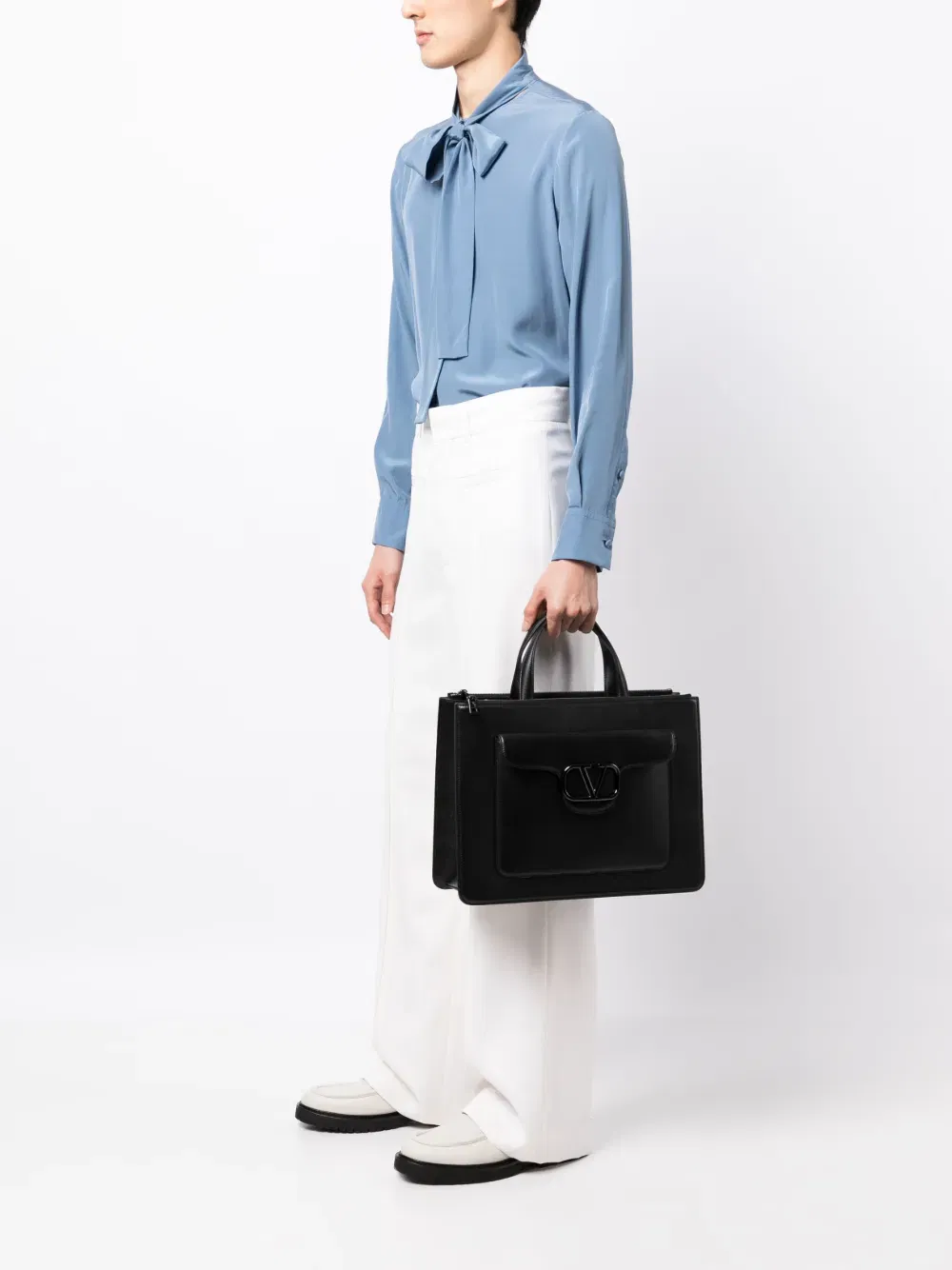 V-Logo leather briefcase