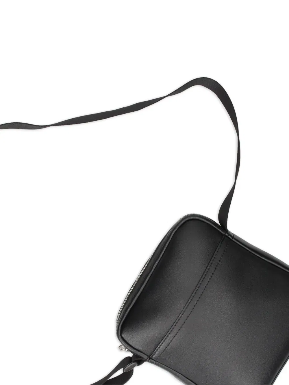zip-fastening shoulder bag