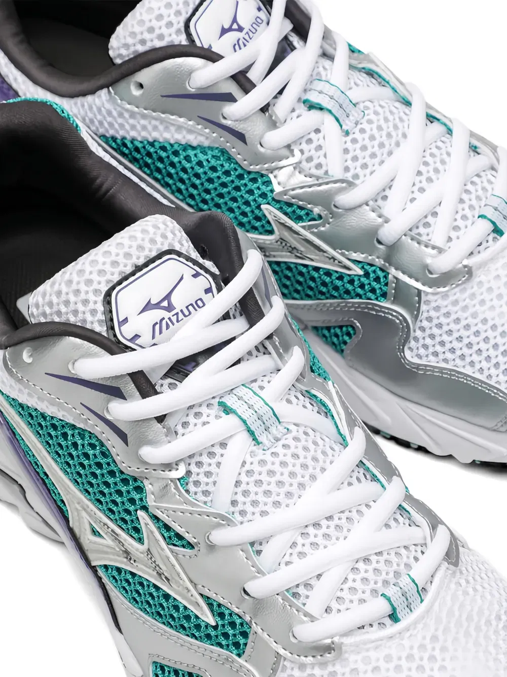 Wave Rider 10 sneakers