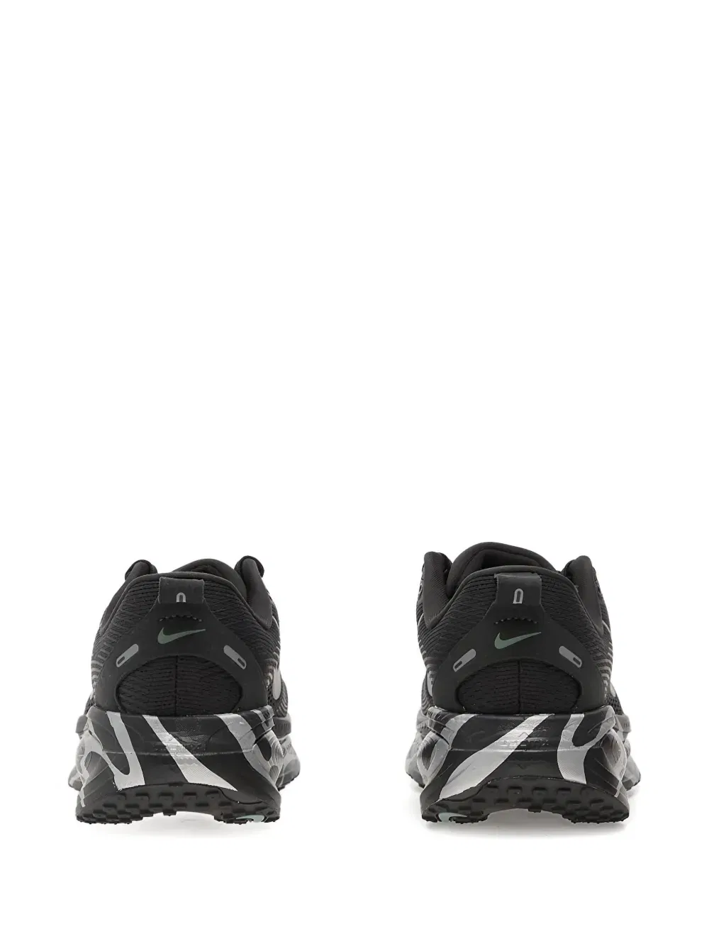 Vomero 18 swoosh sneakers