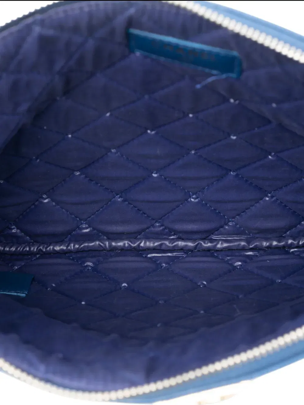 2016-2017 Medium Quilted Caviar Boy O Case clutch bag
