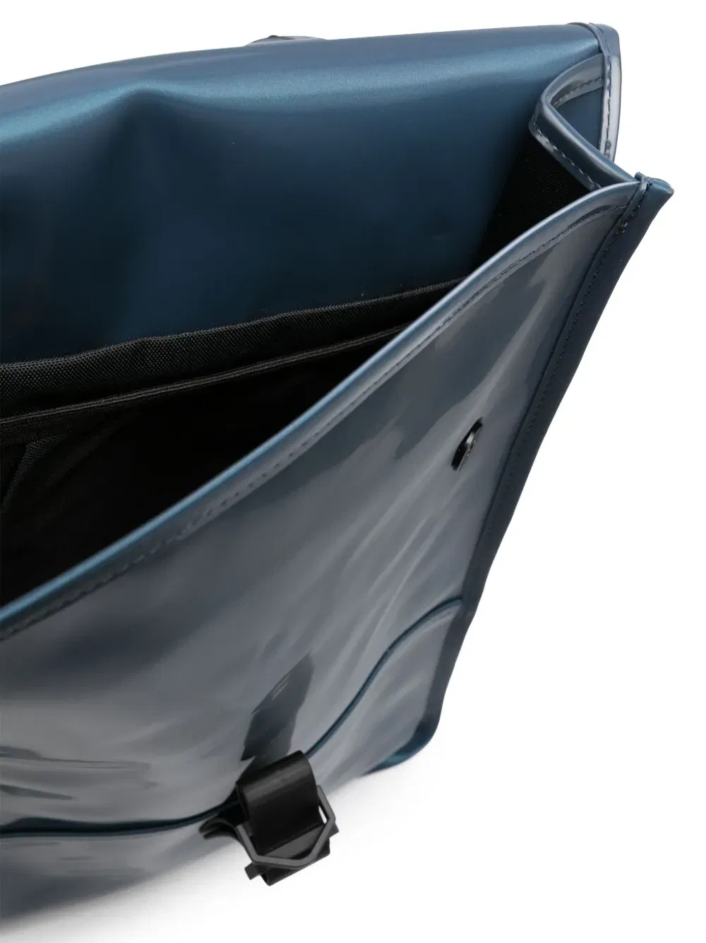 carabiner-fastening waterproof backpack