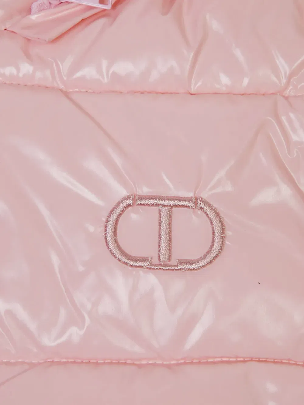 logo-embroidered puffer jacket